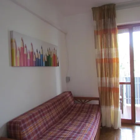 Enjoy A Renovated Flat Surrounded By Pools Apartament *