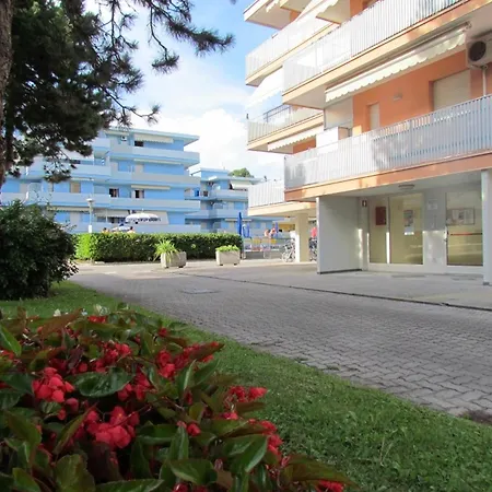 Enjoy A Renovated Flat Surrounded By Pools * Bibione