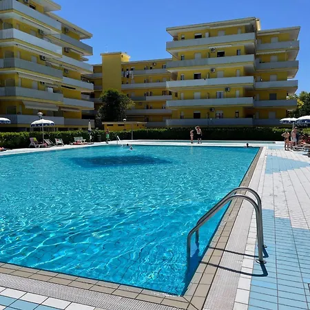 Enjoy A Renovated Flat Surrounded By Pools Apartament Bibione
