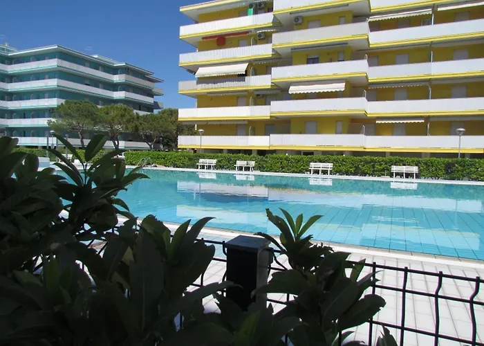 Enjoy A Flat Surrounded By Pools Bibione